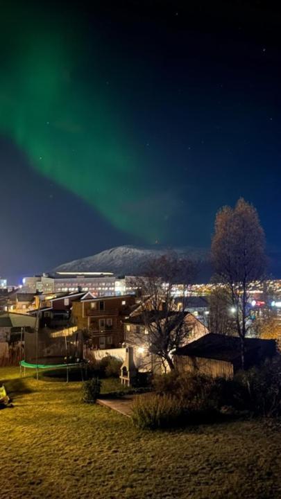Centrally Located Apartment With 2 Bedrooms And Free Parking Tromsø Exterior foto